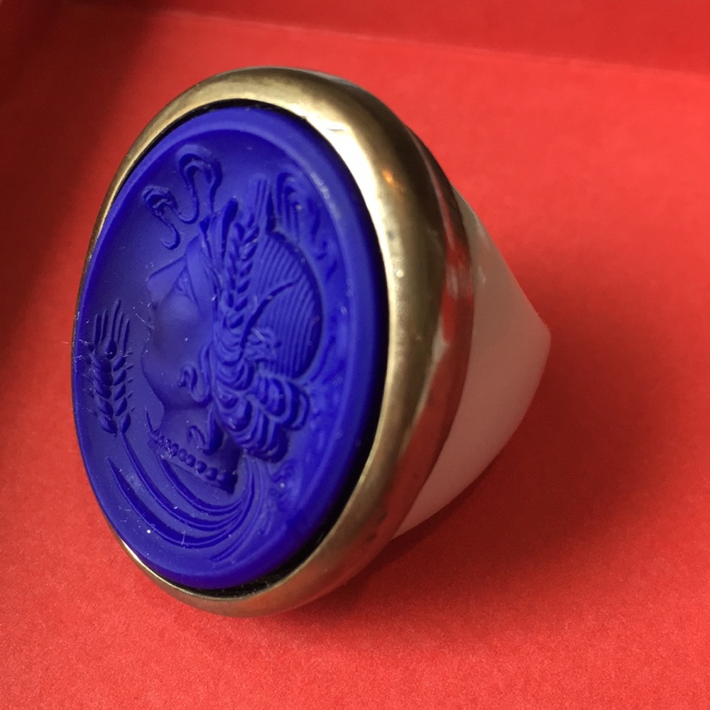 Extasia Oversized Cameo Ring
